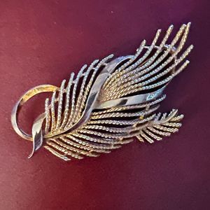 Vintage Gold Tone Matte Finish Feather Brooch